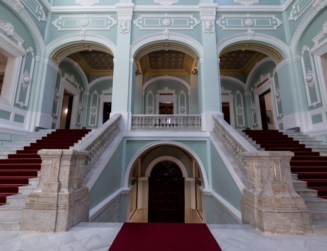 Interior escalinatas